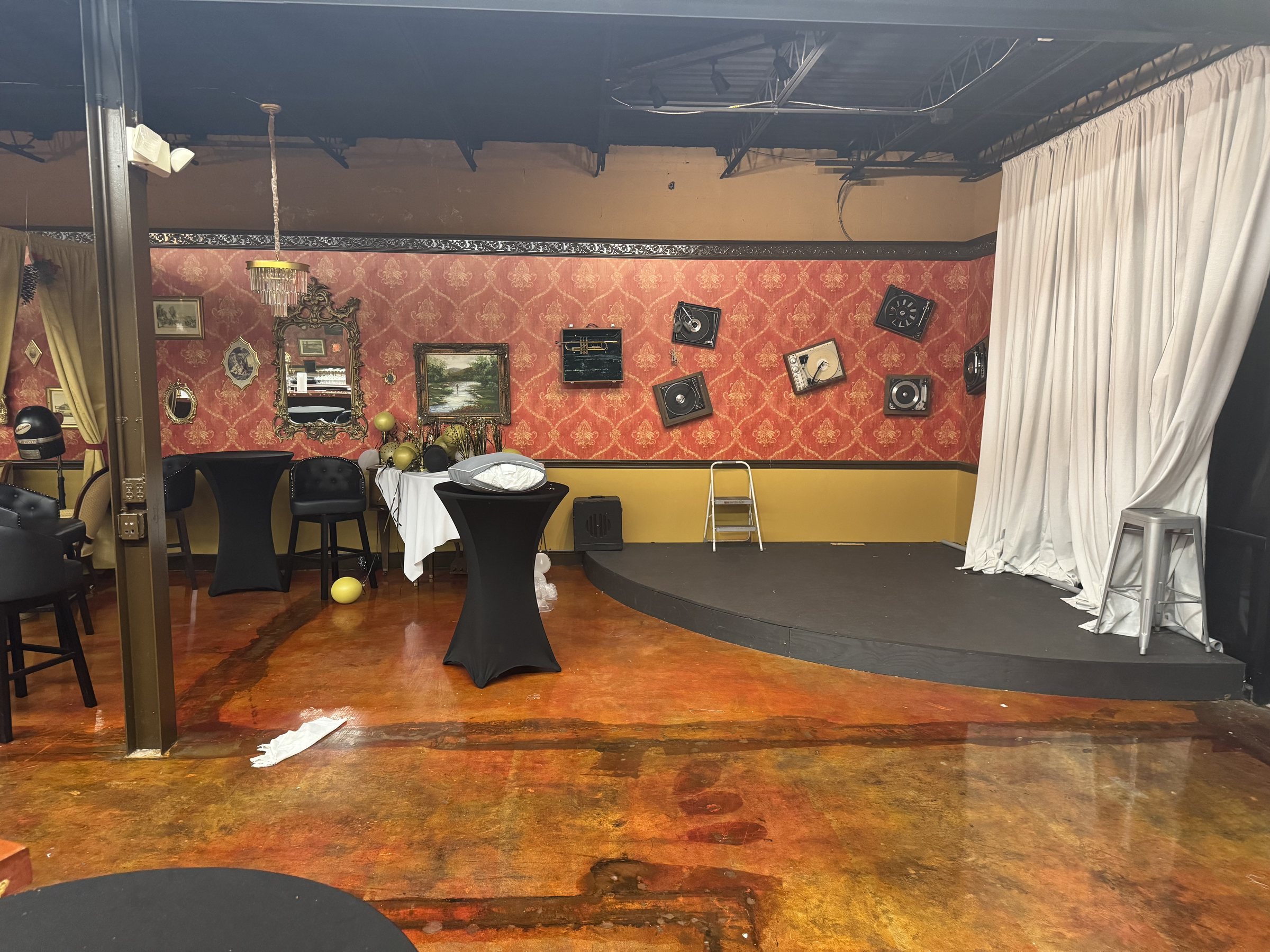 The room before the campaign arrived